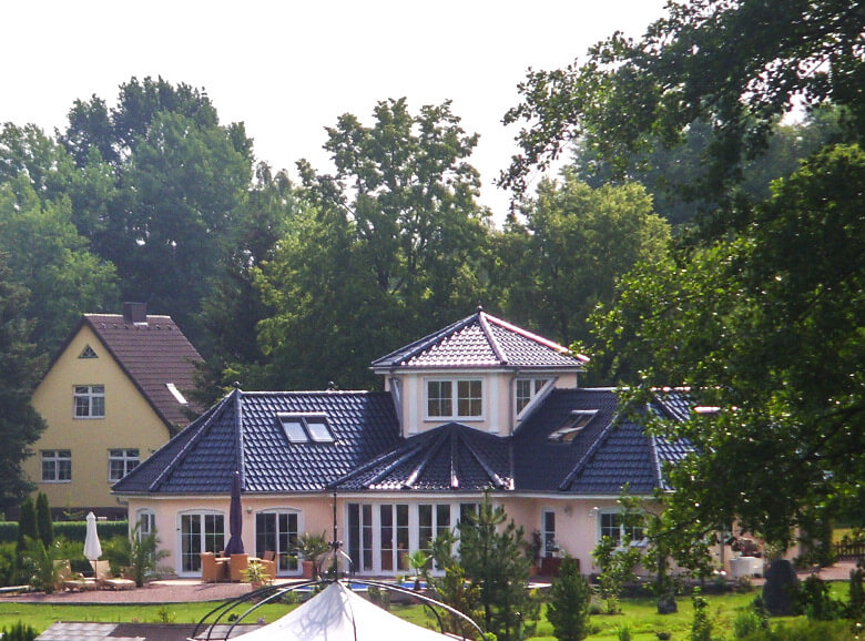 Winkelbungalow Grundriss - Bungalow Primavera ein Massivhaus Winkelbungalow Grundriss. Ein massiver Bungalow mit Barriere freien Grundriss-Ideen hervorragenden Energiebilanz.